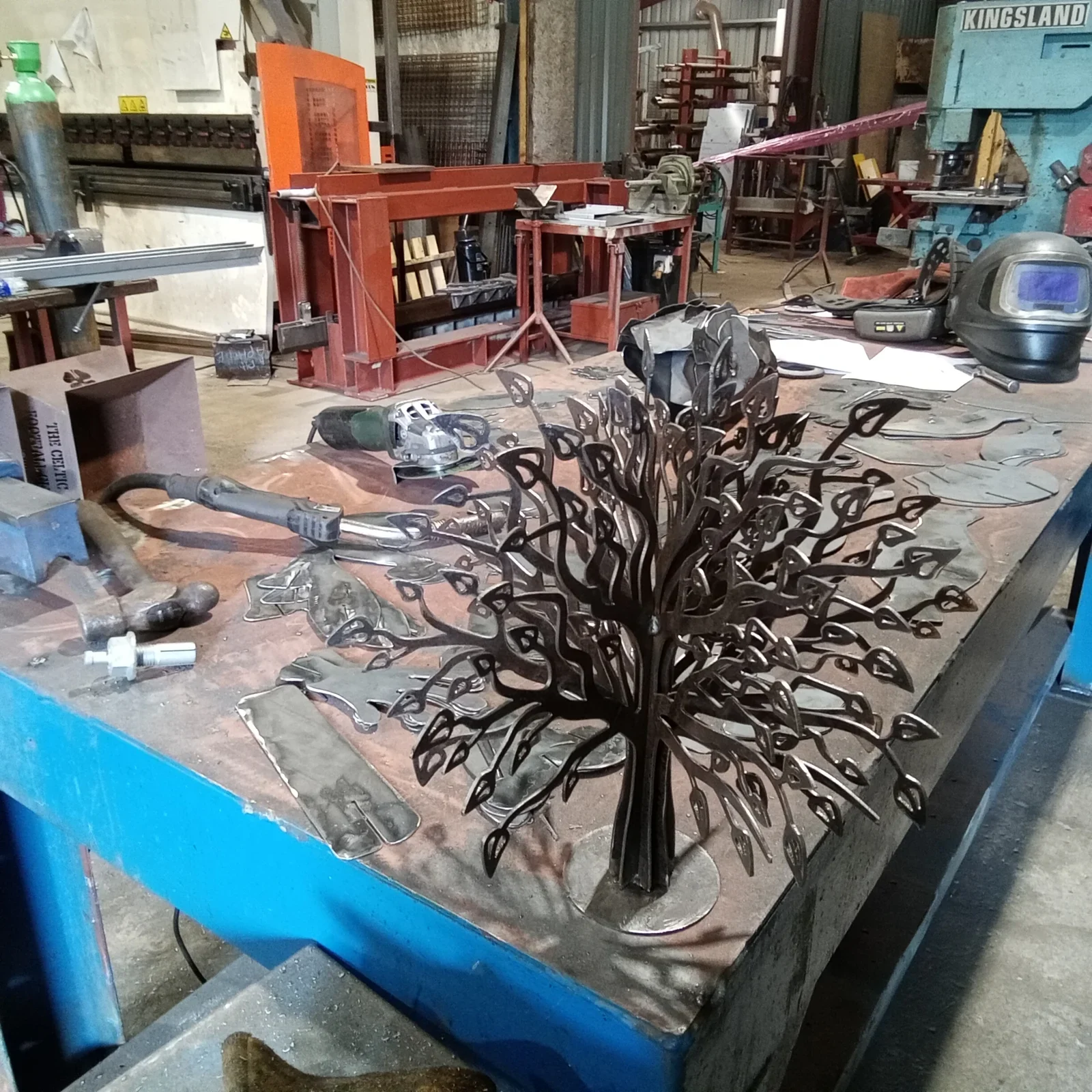 Leafy steel tree — workshop photograph 2