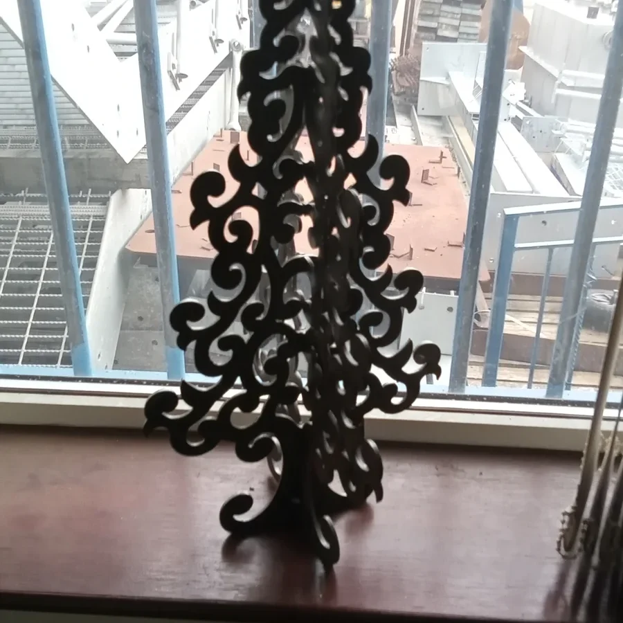 Ornate Christmas tree — workshop photograph 1